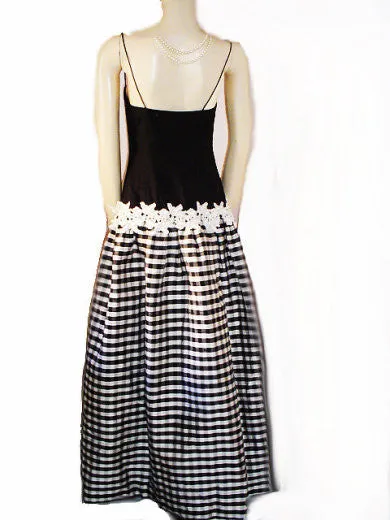 *VINTAGE ROBERT-DAVID MORTON SAKS FIFTH BLACK & WHITE SWEETHEART NECKLINE RAW SILK PLAID RHINESTONE & PEARL APPLIQUE EVENING GOWN